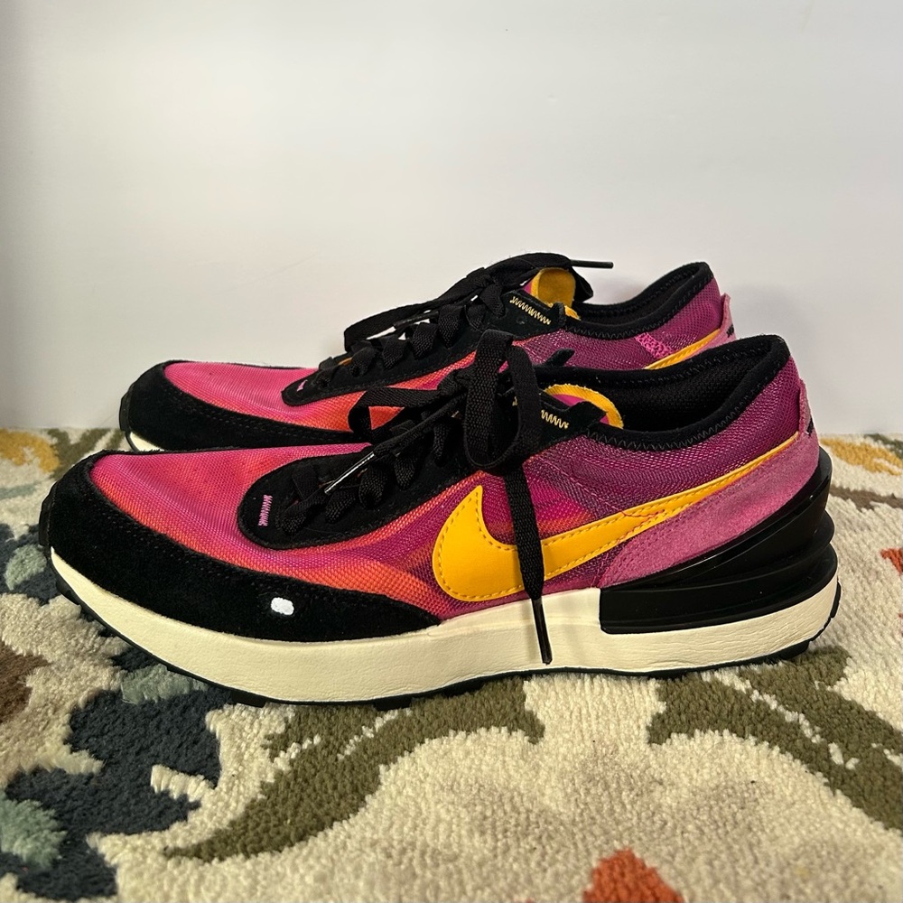 Nike Girl’s Waffle One Sneakers Active Fuchsia and University Gold Sz 5.5 Youth